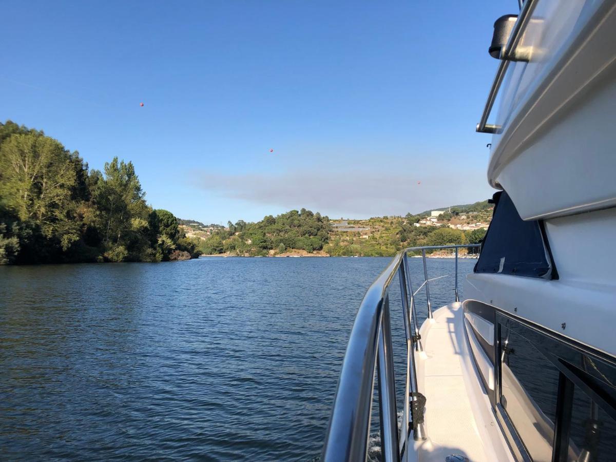 فندق Aquadouro Yacht Radames - Sleep Boat Experience قلعة بايفا المظهر الخارجي الصورة