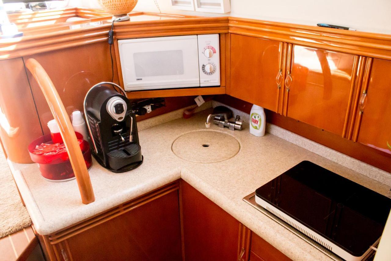 فندق Aquadouro Yacht Radames - Sleep Boat Experience قلعة بايفا المظهر الخارجي الصورة