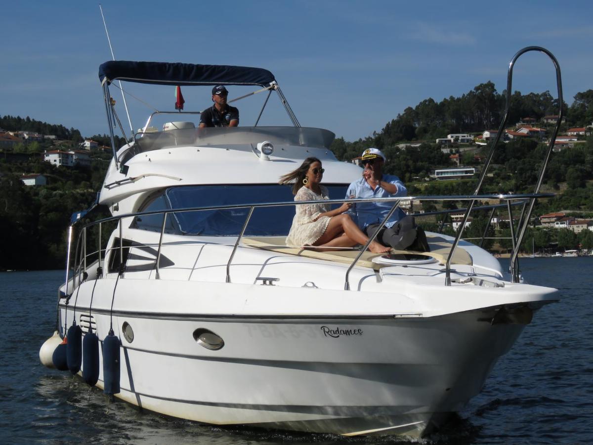 فندق Aquadouro Yacht Radames - Sleep Boat Experience قلعة بايفا المظهر الخارجي الصورة