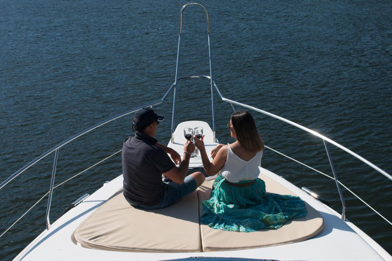 فندق Aquadouro Yacht Radames - Sleep Boat Experience قلعة بايفا المظهر الخارجي الصورة
