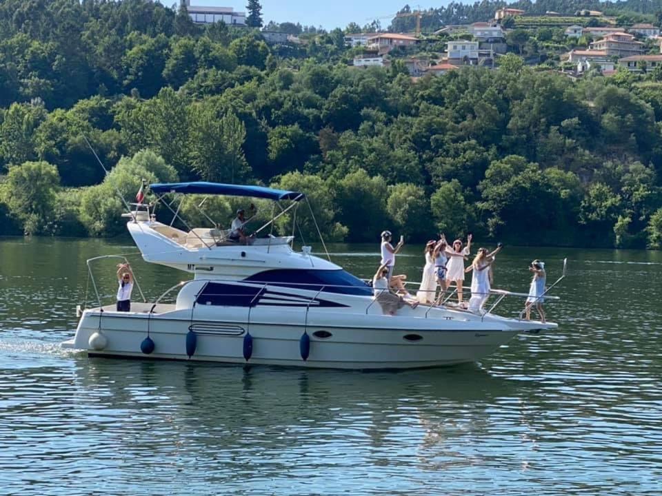 فندق Aquadouro Yacht Radames - Sleep Boat Experience قلعة بايفا المظهر الخارجي الصورة