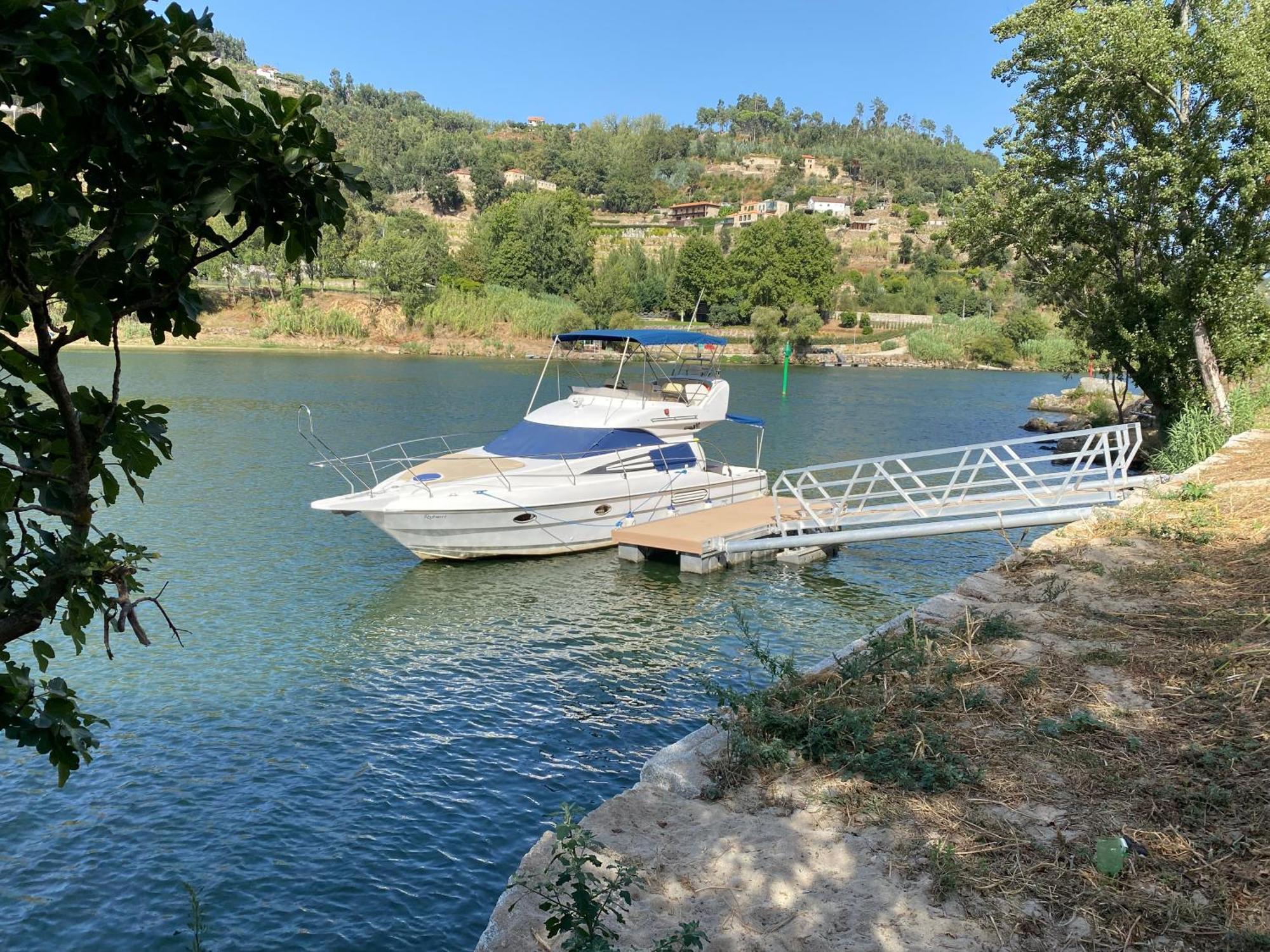 فندق Aquadouro Yacht Radames - Sleep Boat Experience قلعة بايفا المظهر الخارجي الصورة